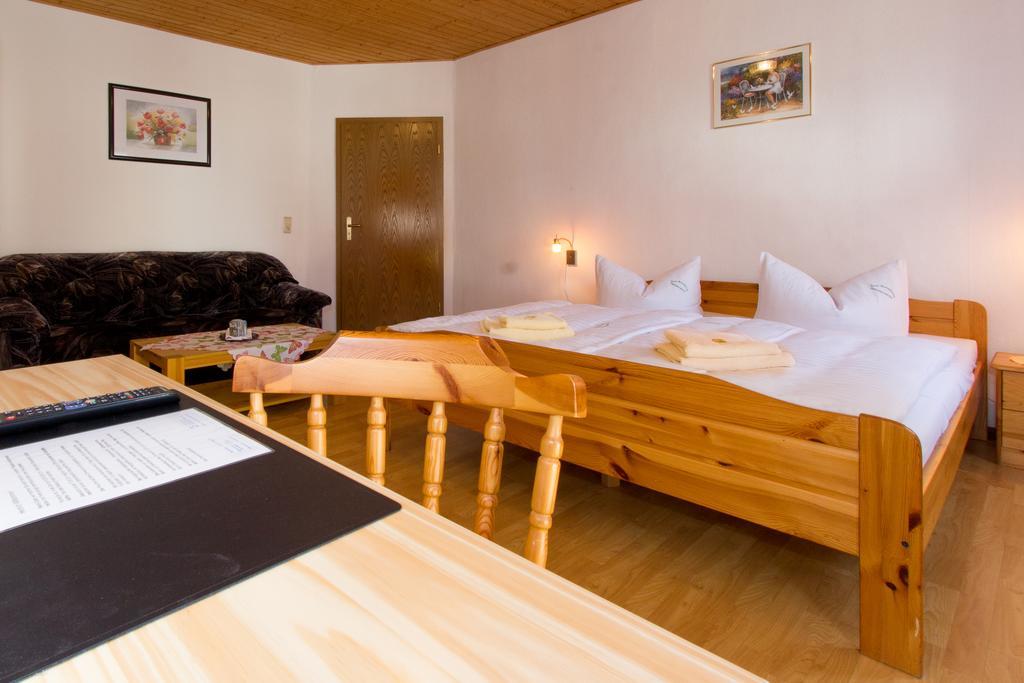 Pension Zum-Ratsherrn Friedrichroda Room photo